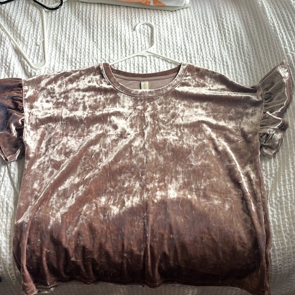 Altar’s State ladies blouse